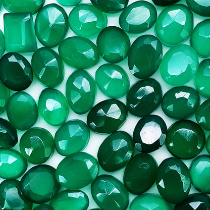 Green Onyx Wholesale Gemstones, 100% Natural Semi-Precious Gems, Green Faceted Loose Gems, 4-8mm, Mixed, 50 Carats