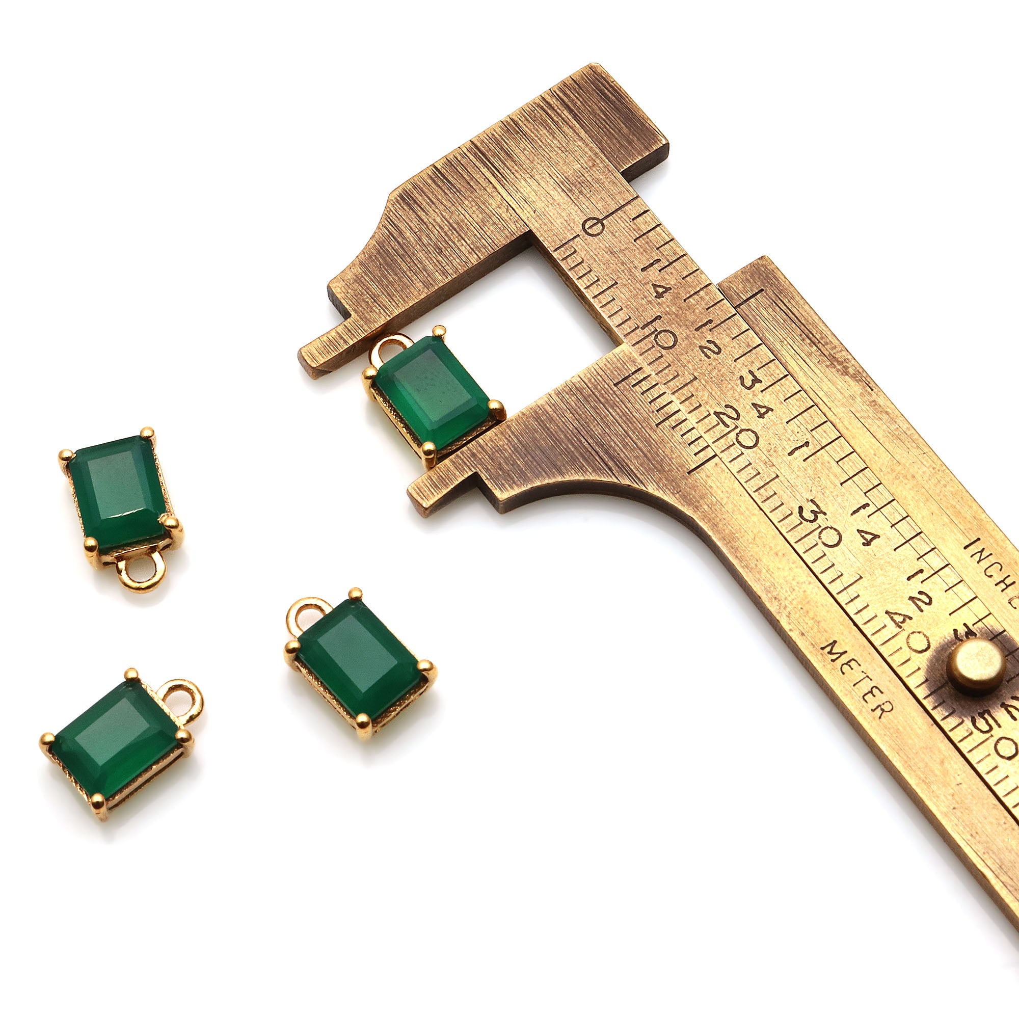 Green Onyx 6x8mm Rectangle Gold Plated Prong Setting Gemstone Connector (Pick Bail) - GemMartUSA